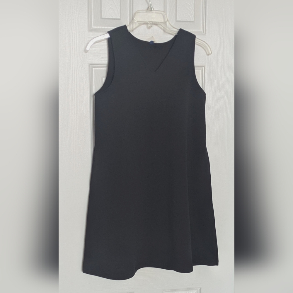 NWT Uniqlo Girls (Size 11-12) Black Sleeveless V-Neck Dry-Sweat Jumper/Dress